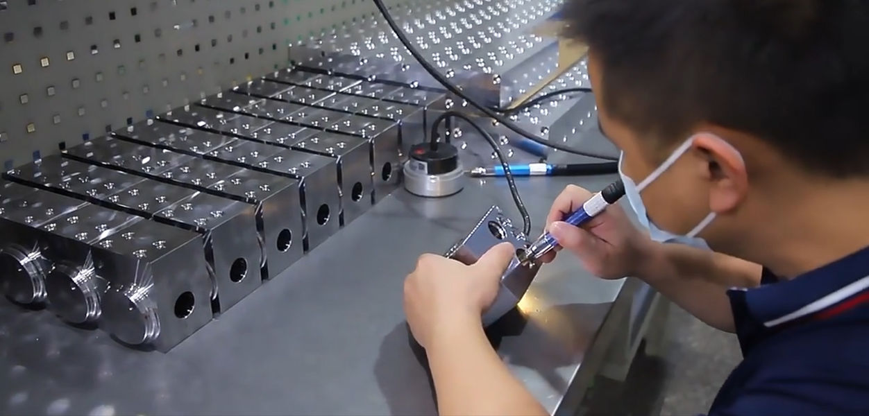 Dongguan Zhongwei Metal Products Co., Ltd প্রস্তুতকারকের উৎপাদন লাইন